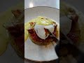 Pochiertes Ei auf Rösti mit Bacon und Hollandaise. How make it=)