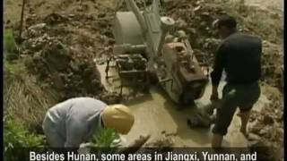 Heavy Metal Contaminates Hunan's Crop Land 重金属污染 湖南多处耕地破坏 (W/ Eng Sub)