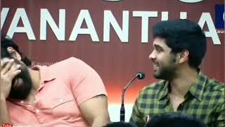 Vikram and dhruv Vikram on stage 😍😍😍iru pa Enna pesavidaen paaa😘🥰🥰🥰🥰 cuteeeeee