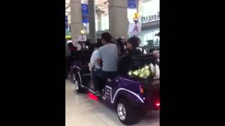 14.08.07 BoyFriend in Suvarnabhumi Airport Thailand