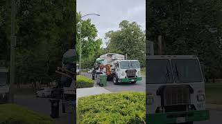 ただのカリフォルニアのゴミ収集車。 Just Garbage Truck in California