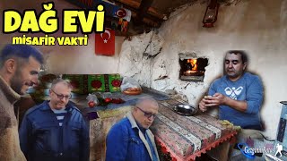 DAĞ EVİNDE MİSAFİRLERLE AKŞAMLADIK  @anadoludazaman42 @adatepedogalaricilik VE RAMAZAN EV GELDİ.