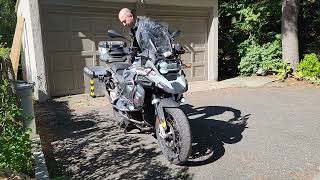 How to put your adventure bike on and off the center stand: BMW GSA 1250