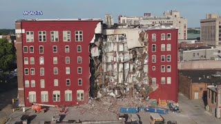 2 likely in Iowa apartment collapse wreckage, more missing, mayor says