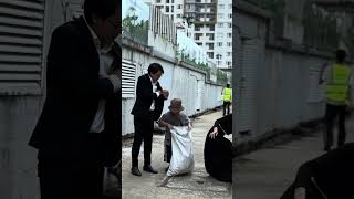 Help the poor homeless dwarf [CONDA NGUYEN] #condanguyen #kindness #goodman #hero #help #respect