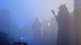 Sunn 0))) playing in a church! A Big Church!