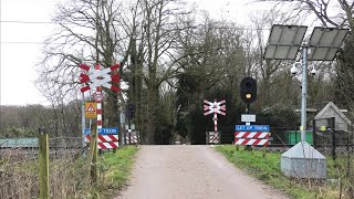 Spoorwegovergang Heiloo // Dutch Railroad Crossing