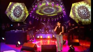 Nelly Furtado - I'm Like a Bird / Turn Off The Light Live @ iConcerts 2002