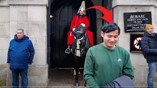 😱Unbelievable! Guard Shouts Twice to Keep Tourist Away from the White Box.