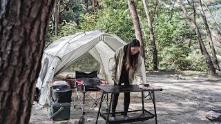 Solo camping in the fall forest / Boiled pork and warm Cheongju / Luxurious black bean ramen