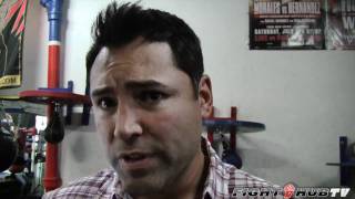 De La Hoya "Canelo Alvarez could do some damage to a Mayweather"