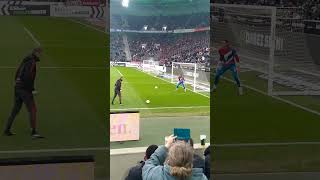 Yann Sommer - Warm Up - Mönchengladabch vs. FC Bayern München