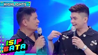 Vhong is surprised to see Ogie wearing the same shirt | Isip Bata