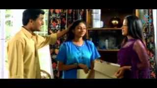 Reema Sen Falls In Love With Uday Kiran - Manasantha Nuvve Movie