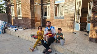Hashem meets his son and buys mobile phones for kids