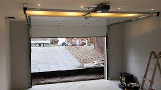 Wow en ook dicht super zo'n Wouwgaragedeur