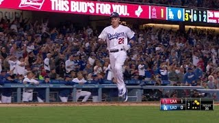 LAA@LAD: Utley scores to tie game after Trout's error