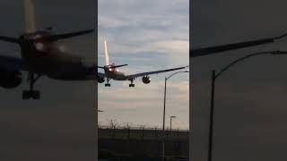 A320 landing in LAX