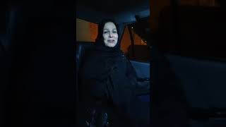 دایکی بەندكراوێك لە بەردەم بەندیخانە بە گریانەوە داوا لە بەرپرسانی ئێران دەكا كوڕەكەی لەسێدارە نەدەن