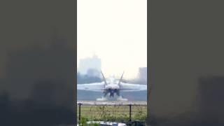 Boeing FA-18F Super Hornet touch and go