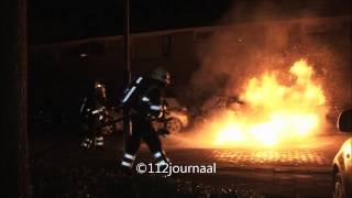 Forse schade bij felle autobrand aan de Keizershof in Uden