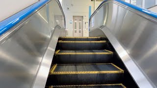 【日立】JR高崎問屋町駅のホームエスカレーター　HITACHI ESCALATOR