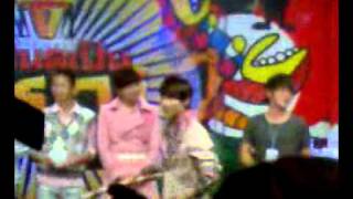 110405 - ZE:A Channel [V] Thailand 2 (fancam siwan).3gp