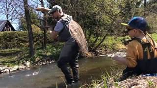 Muškaření na malé řece se synkem / Fly fishing small stream in Czech Republic