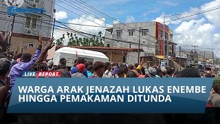 Jenazah Eks Gubernur Papua, Lukas Enembe Diarak Warga sampai Malam hingga Pemakaman Ditunda