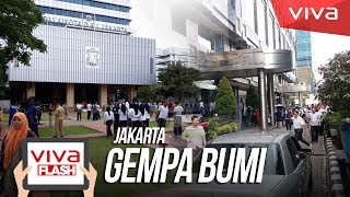 Detik-detik GEMPA BUMI GUNCANG JAKARTA! Warga Panik!