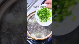 白萝卜牛肉丸汤，简单好做又好吃，汤鲜味美还低脂低卡创作灵感 天儿冷吃点啥 白萝卜牛肉丸汤 白萝卜汤 潮汕美食