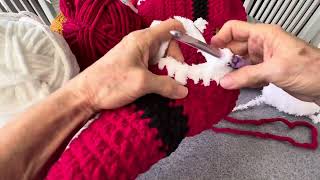 Crocheted Santa suit blanket slippers Part 2