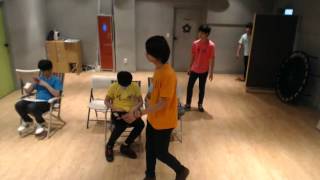 130702 17TV: Junhui trying not to get noticed by the motion cam [SEVENTEEN TV]