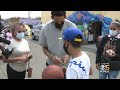 oakland middle schoolers receive backpacks inspiration from warriors star