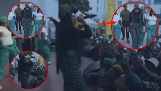 NANDY AMESHINDIKANA ONA APANDA JUKWAANI NA WANAJESHI AKIPERFORM SUGAR ZANZIBAR KWENYE MKUTANO WA CCM