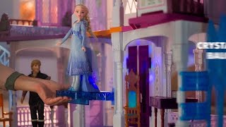 Play like Diana and Roma play with Frozen 2 toys  - Ultimate Arendelle Castle Playset
