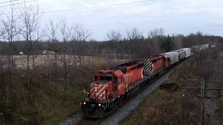 CP 441 w/ CP 5763 \u0026 5981 lead this slow WB mixed freight/Autoracker train to a stop at the Denfield