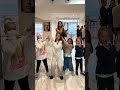 aurora e ludovica fanno un tiktok con delle piccole fan che sono venute a conoscerle a napoli ❤️