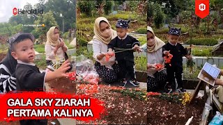 Bikin Sedih! Momen Gala Sky Ziarah ke Makam Vanessa Angel dan Bibi Ardiansyah