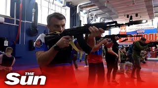 Moscow residents take part in military training session