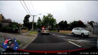 Aussiecams - Police scanning vehicles at this VIC intersection find what they are looking for!