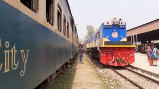 New Engine 3013 With 752 Down Lalmoni Express | Entering At Gaibandha Railway Station |