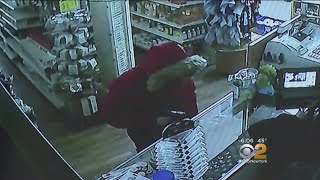 Police Probe Pair Of Armed Robberies On Long Island