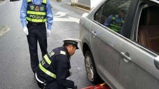 应急车道换胎被扣12分？交警提醒：教你一招，不但不罚还帮你换