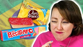 Irish People Try Brazilian Snacks