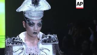 MGPIN makeup and styling show new looks at China Fashion Week