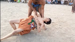 پشتون خوبصورت پھلوان غلام حسین پٹھان کشتی دوران بیہوش ہوگیا Kushti