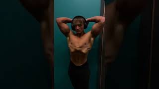 18 Year Old Bodybuilder Flexing #gymmotivation #bodybuilding