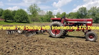 Farmall 756 Discing with International 370 Discs