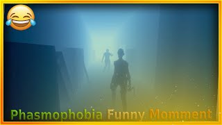Phasmophobia hit different ( Phasmophobia VR Funny Moments ) #Shorts